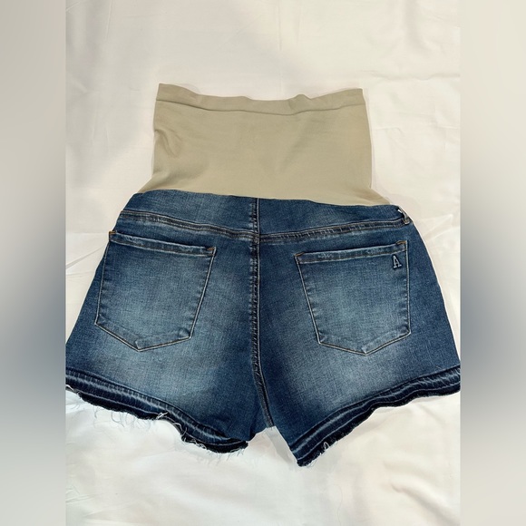 Articles of Society Women Maternity Jean Shorts Distressed Over Belly Size 30 - Picture 8 of 16